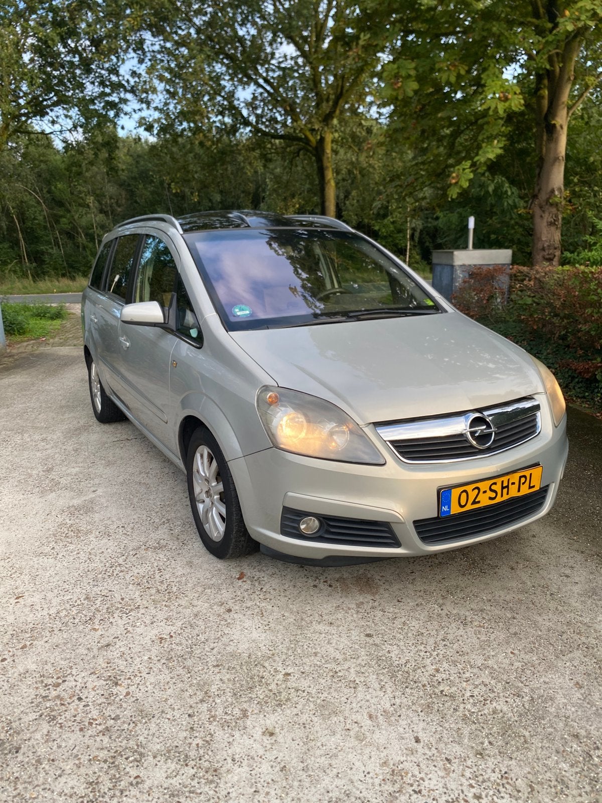 Opel Zafira 2.2 Benzine – 7-zitter – 2006 - Grijs, Voorwielaandrijving, 4 cilinders, 7 stoelen, Bruin