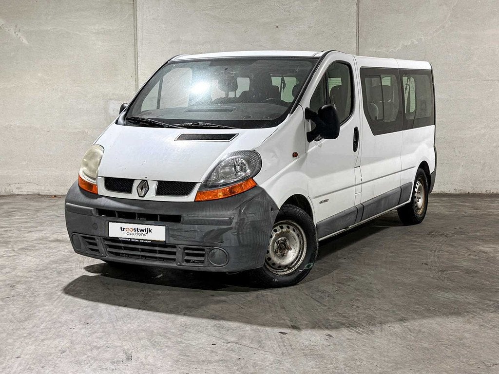 Renault Trafic Combi 2.5 dCi L2H1 9-Persoons 135pk 2004 (Ori, Voorwielaandrijving, 135 pk, Gebruikt, 4 cilinders