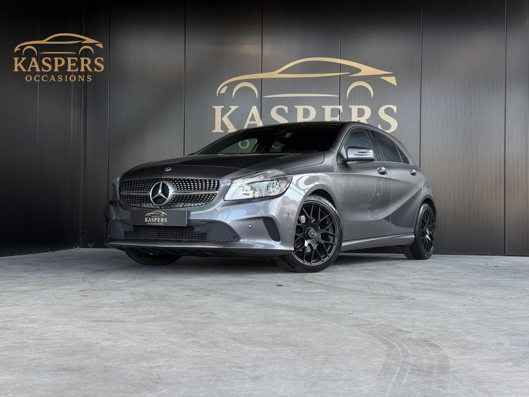 Mercedes A-klasse 180 Business Solution AMG |Stoel verw|18"|, Gebruikt, 4 cilinders, 122 pk, 1595 cc