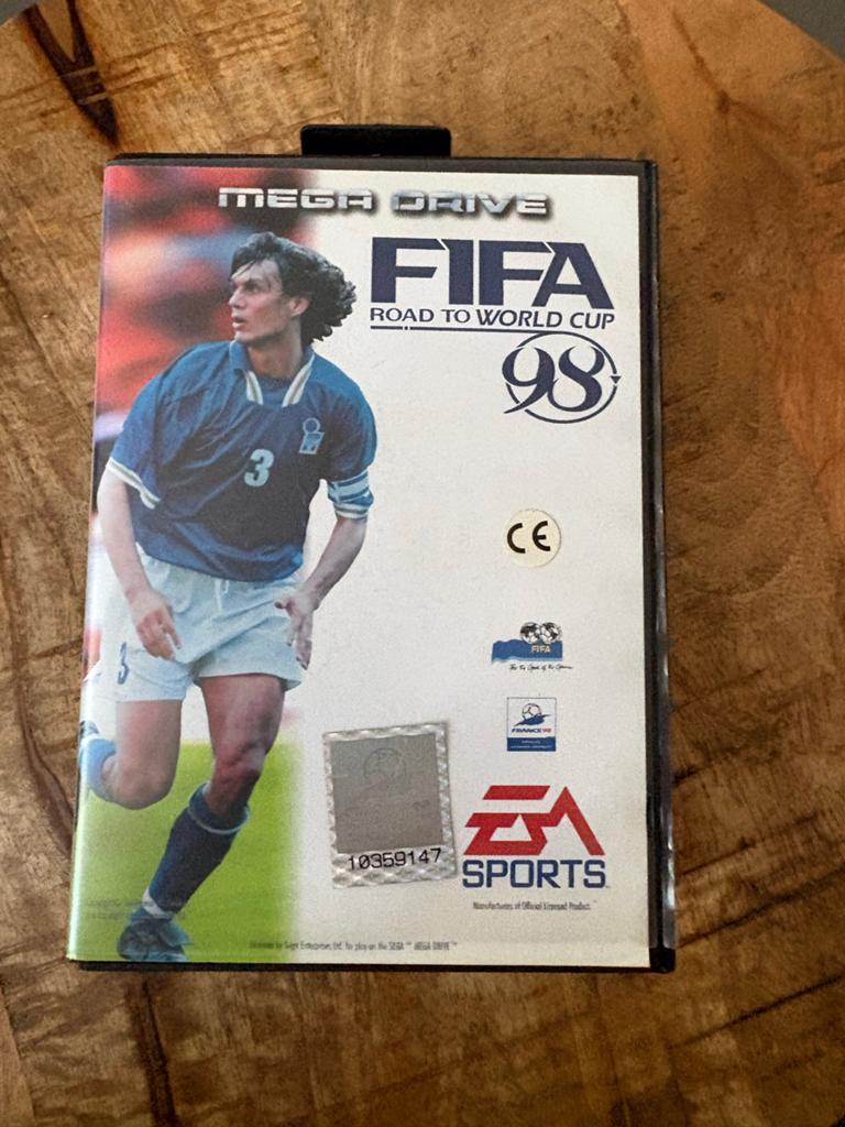 FIFA Road to World Cup 98 - Sega Mega Drive, Spelcomputers en Games, Ophalen, Gebruikt, 2 spelers, Vanaf 3 jaar