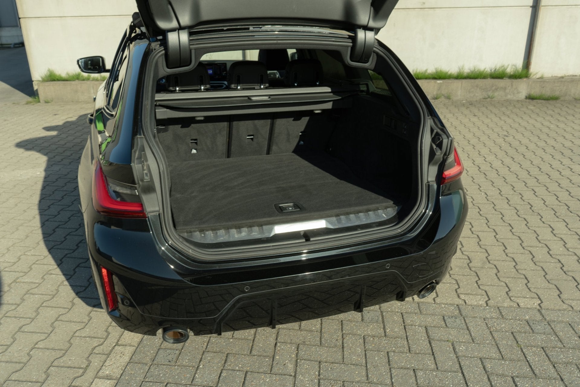 Foto 20 van BMW 3-serie Touring 320e M Sport PANO M-performance 19 Inch
