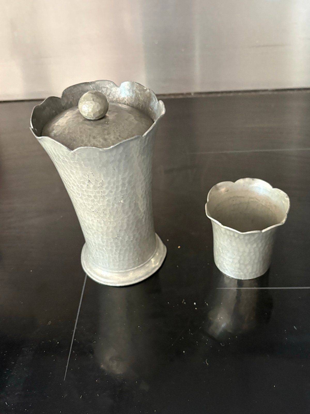 Antieke tinnen pot met bijpassende beker - Meeuws & Zoon, Antiek en Kunst, Ophalen of Verzenden