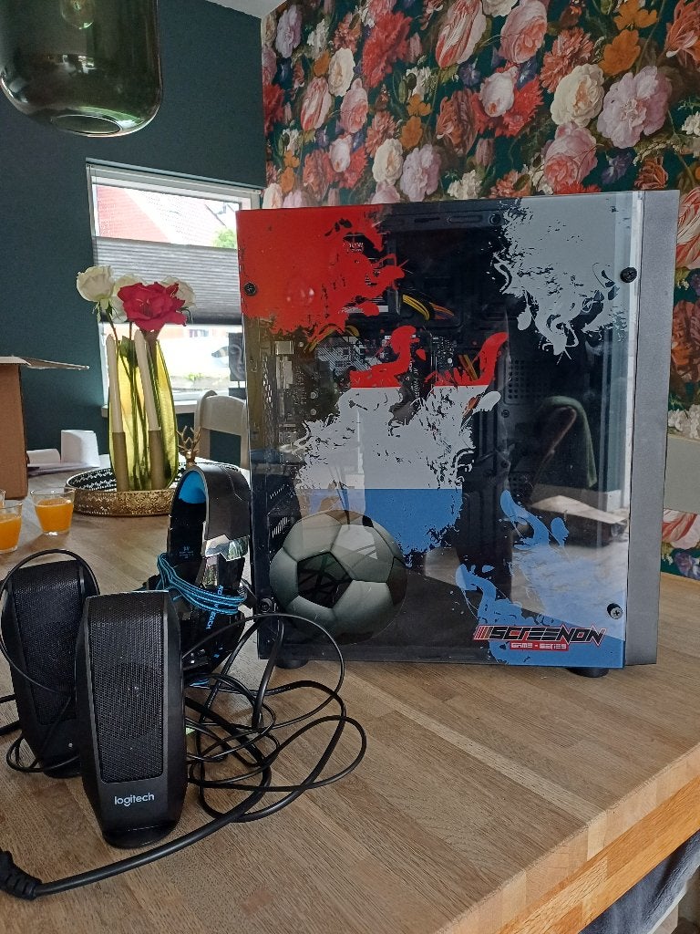 Screen on Fifa pc, Computers en Software, Ophalen of Verzenden, Zo goed als nieuw, 3 tot 4 Ghz, SSD