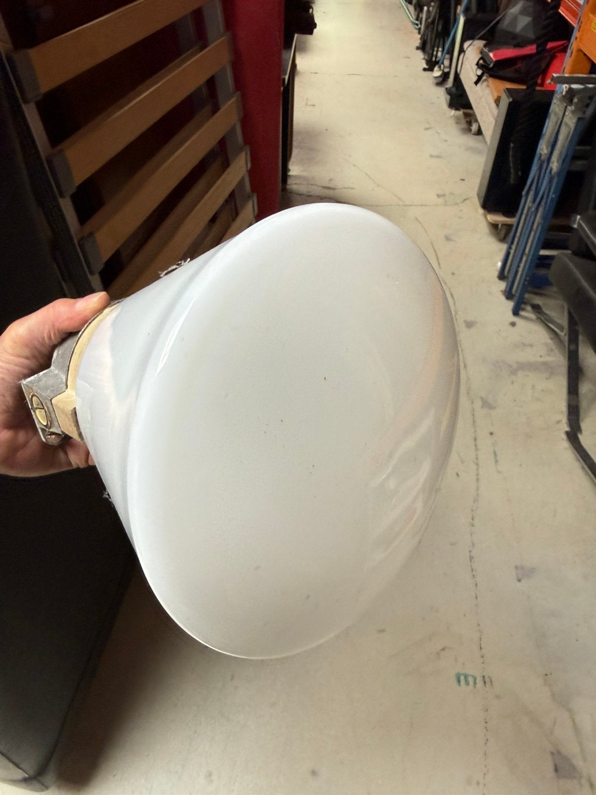 Wagenfeld melkglas buitenlamp porseleinen fitting, Ophalen, Zo goed als nieuw