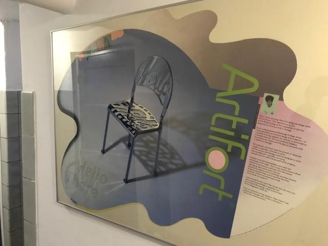 Artifort Poster 'Hello There' stoel, Ophalen