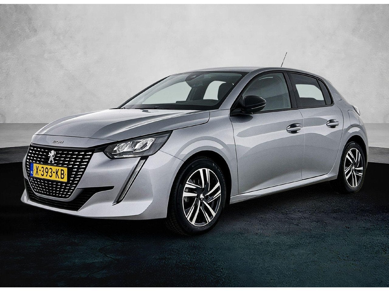 Peugeot 208 Allure Pack 100pk | Navigatie | Achteruitrijcame, 101 pk, Gebruikt, 1199 cc, 49 €/maand