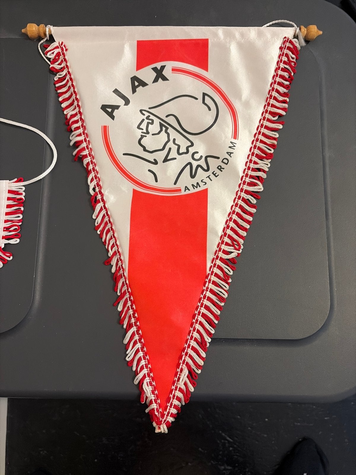 2 Ajax vaantjes - Groot en Klein, Ophalen of Verzenden, Gebruikt, Ajax, Vaantje of Sjaal