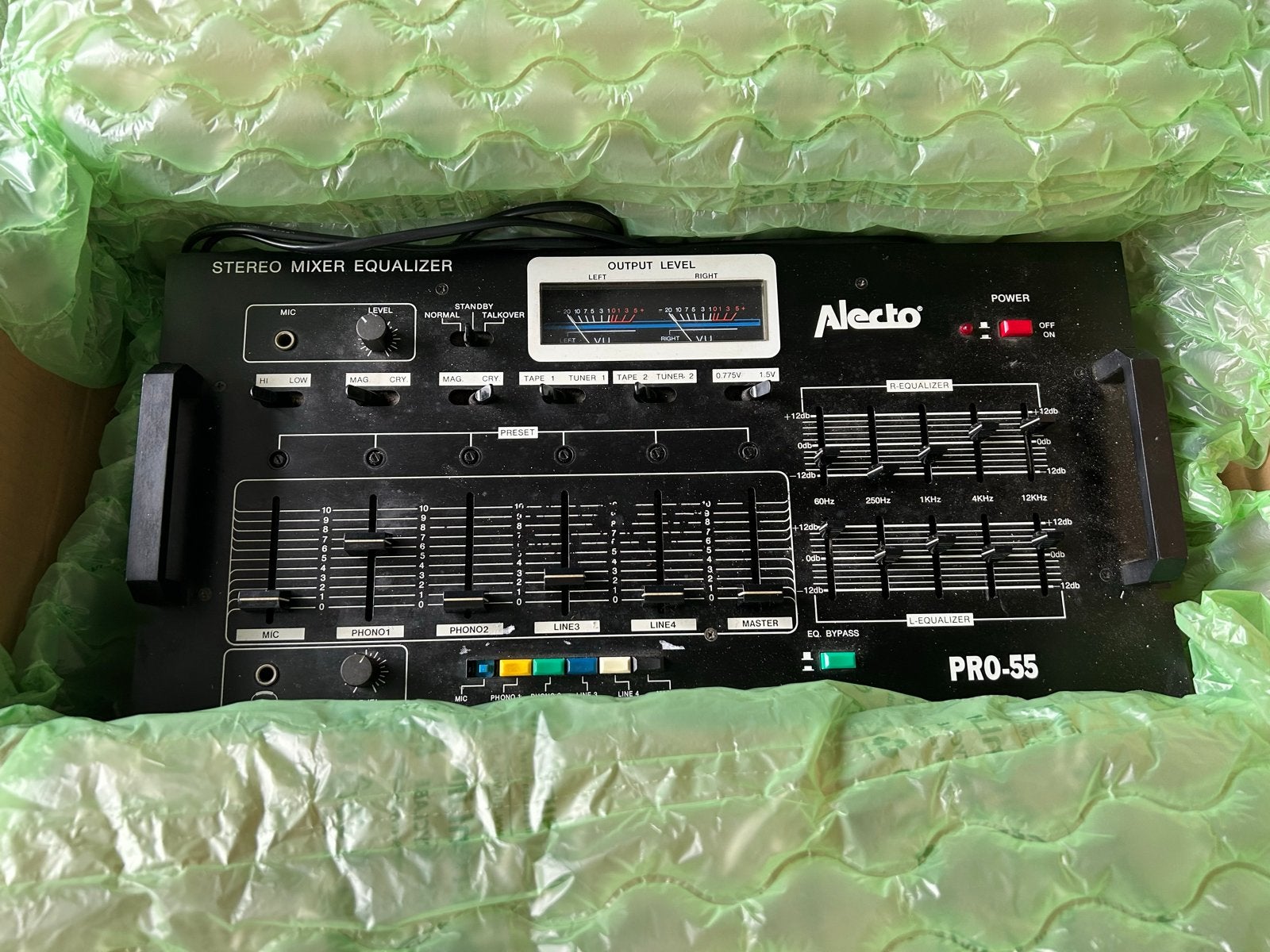 Alecto PRO-55 Stereo Mixer Equalizer, Ophalen of Verzenden, Gebruikt, Minder dan 5 kanalen, Microfooningang