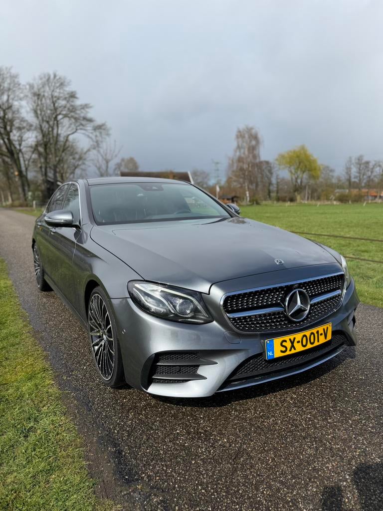 Mercedes-Benz E-Klasse AMG E220 d 194pk 9G-TRONIC 2018 Grijs, Auto's, Mercedes-Benz, Automaat, Achterwielaandrijving, 4 cilinders