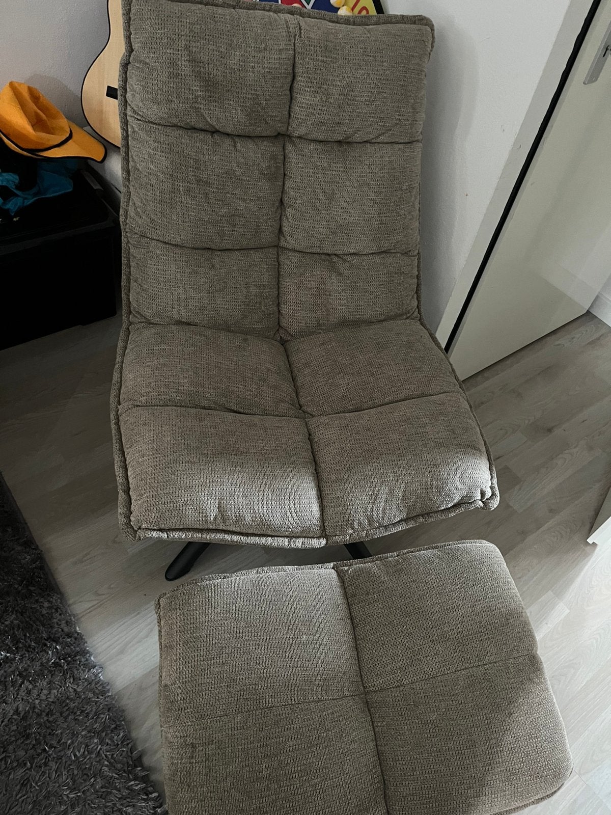 Mooie fauteuil met hocker, Ophalen, Zo goed als nieuw, 75 tot 100 cm, 50 tot 75 cm