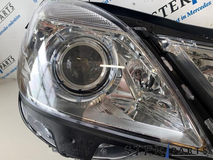Koplamp rechts van een Mercedes E-Klasse, 12 maanden garantie, -, Nieuw, Ophalen of Verzenden
