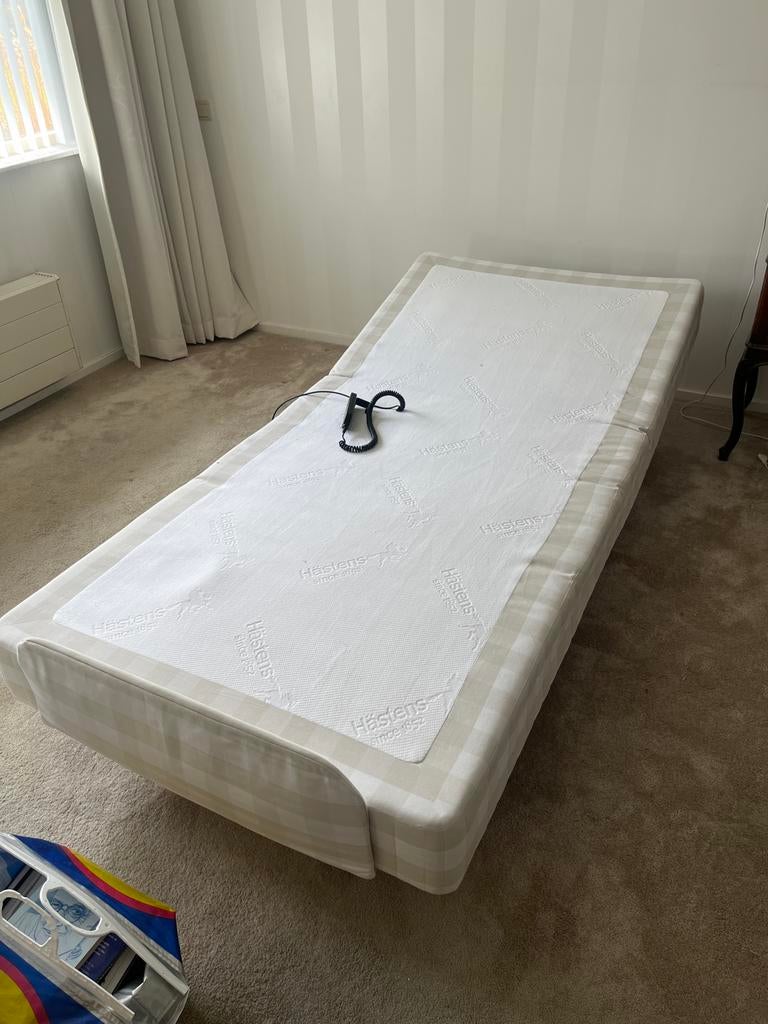 Hästens elektrisch bed 105x215 cm incl. matras, Eenpersoons, 210 cm, Ophalen of Verzenden, Zo goed als nieuw