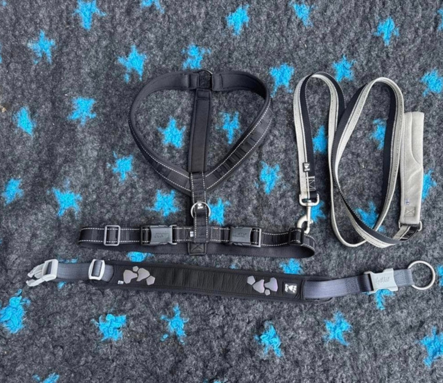 Hurtta wandelset zwart | halsband, tuig & riem, Dieren en Toebehoren, Ophalen of Verzenden, Zo goed als nieuw