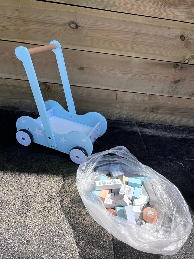 HEMA Loopwagen / duwwagen met ongebruikte blokken, Ophalen of Verzenden, Gebruikt, Overige typen, Met wieltjes