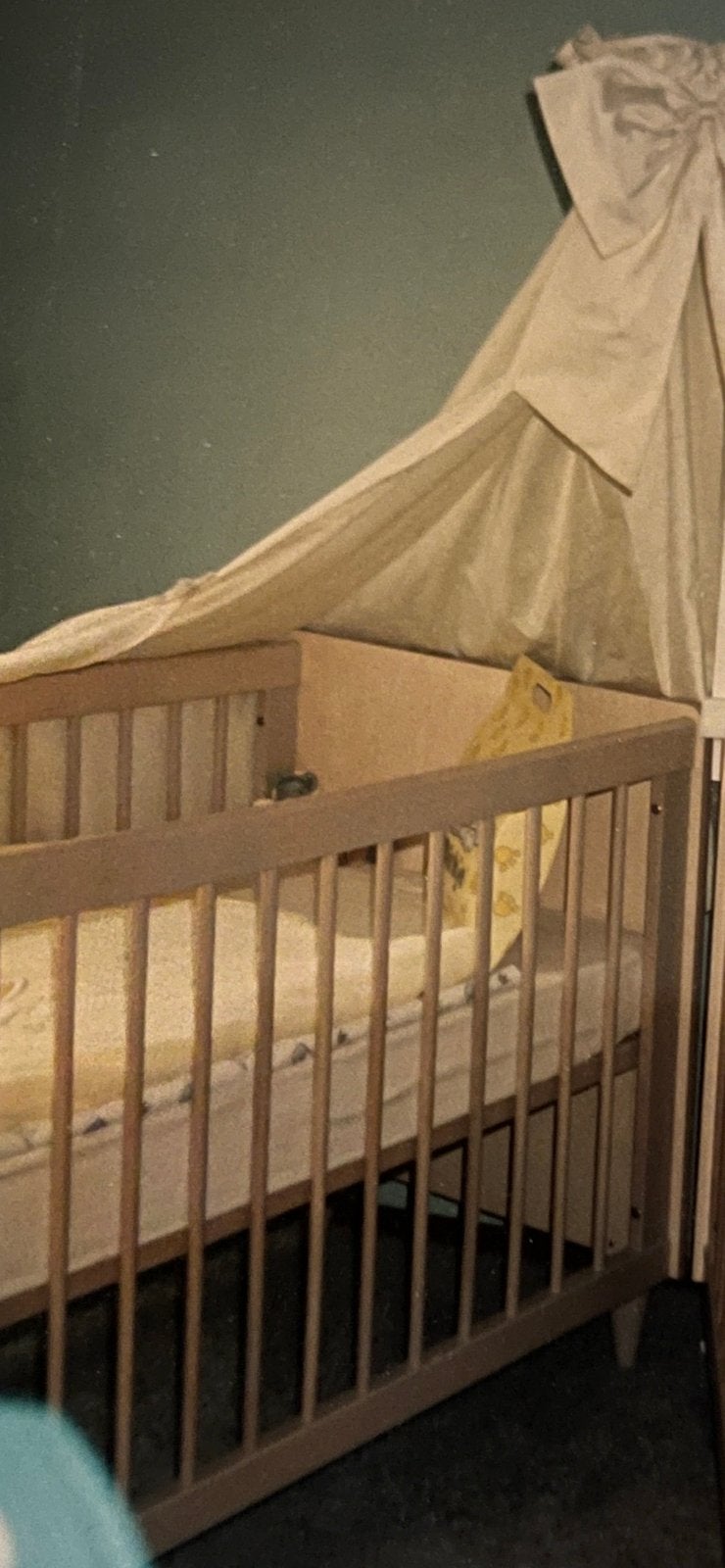 Babykamer ledikant + commode + kledingkast LIMITED EDITION, Ophalen, Zo goed als nieuw, Ledikant