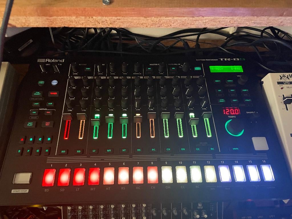 Roland TR-8S, Muziek en Instrumenten, Drumcomputers, Zo goed als nieuw, Roland, Ophalen