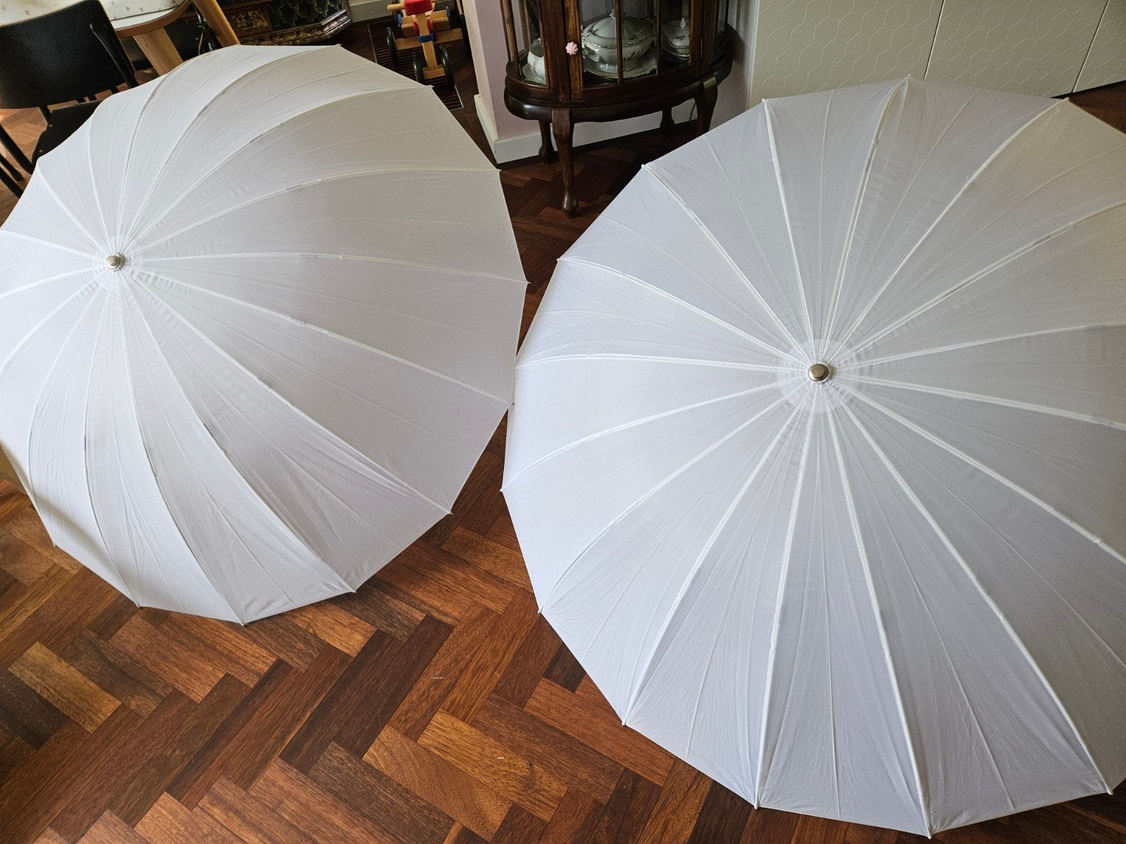 2x Witte Paraplu's voor Studiolampen, Ophalen of Verzenden