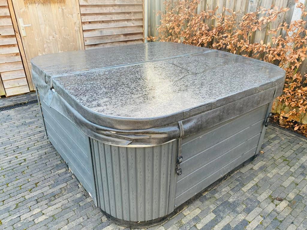 Jacuzzi 6 pers als nieuw, nu voor €3950,-, Ophalen of Verzenden, Zo goed als nieuw, Trap, Vast