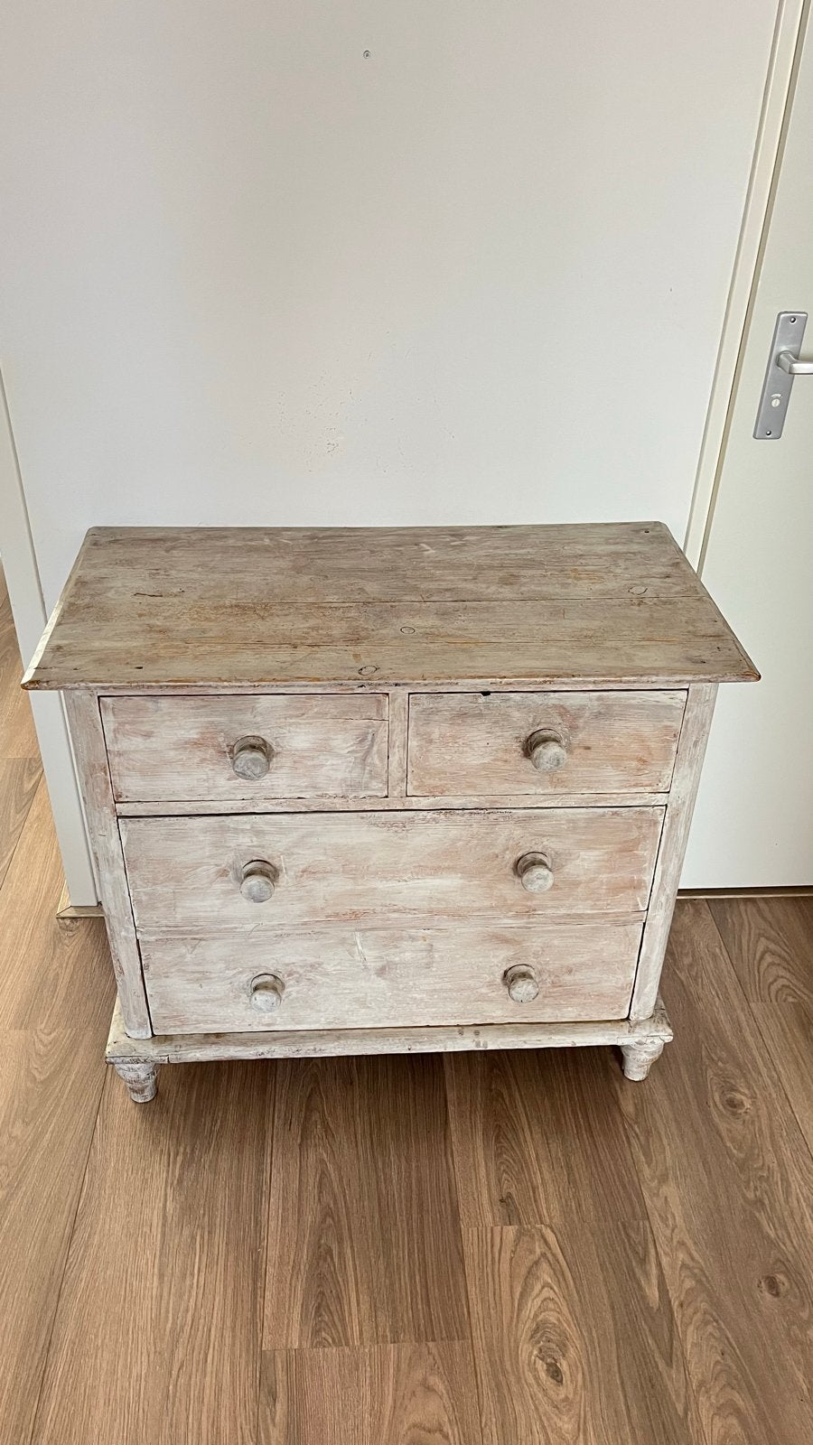 Oud grenen kastje met white wash afwerking, Ophalen