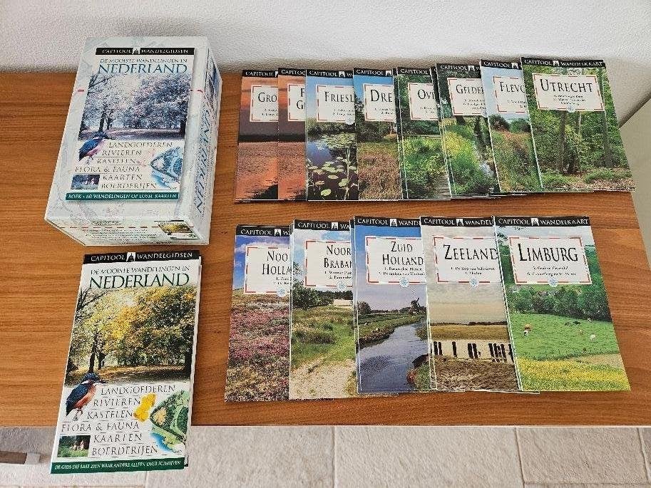 Nieuw: Boek en 60 kaarten met mooiste wandelingen in Ned, Boeken, Reisgidsen, Capitool, Nieuw, Ophalen of Verzenden, Reisgids of -boek