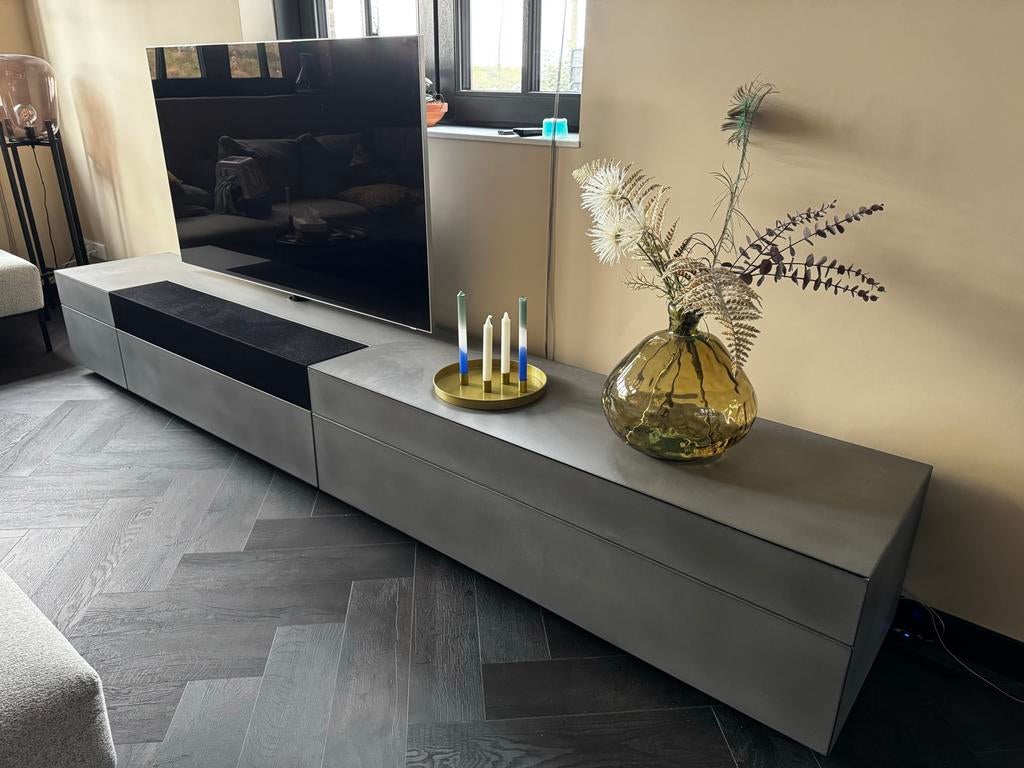 Moderne TV-kast AVS 320 met micro-beton afwerking, Ophalen, Overige materialen, Gebruikt, 200 cm of meer