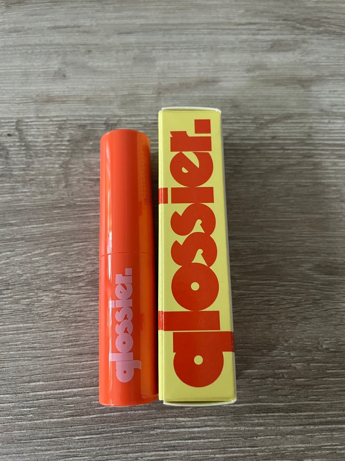 Glossier Ultralip  Apricot  Limited Edition NIEUW, Ophalen of Verzenden, Nieuw, Gehele gezicht