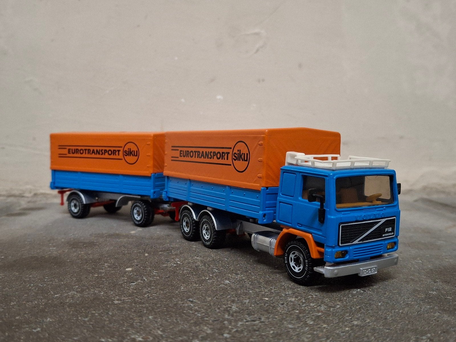 Siku Volvo F12 Siku Eurotransport, Ophalen of Verzenden, Bus of Vrachtwagen, SIKU