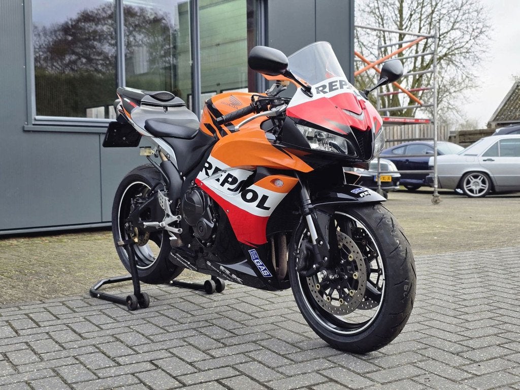 Honda Sport CBR 600RR Repsol uitgevoerd. Nieuwe banden., Motoren, Automotive & Motomotive Correct, Bedrijf, Meer dan 35 kW, 599 cc