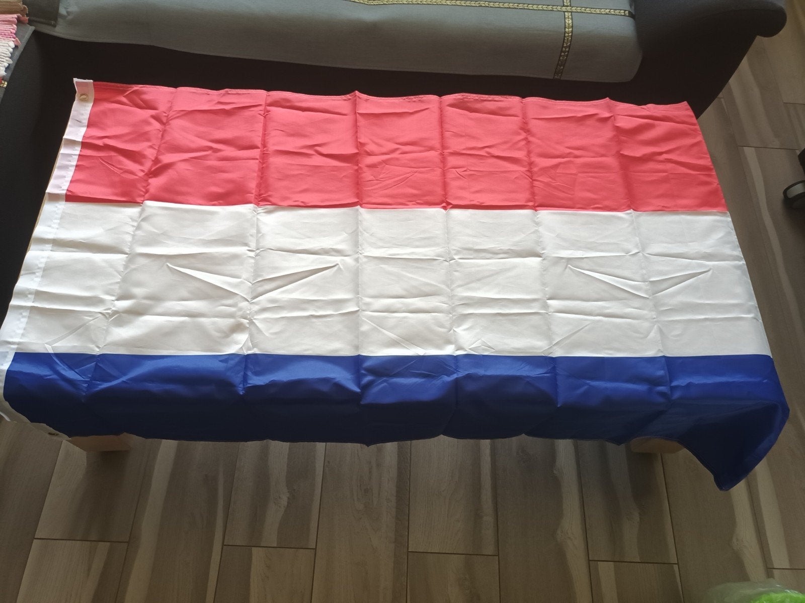 Nederlandse vlag, Ophalen, Zo goed als nieuw
