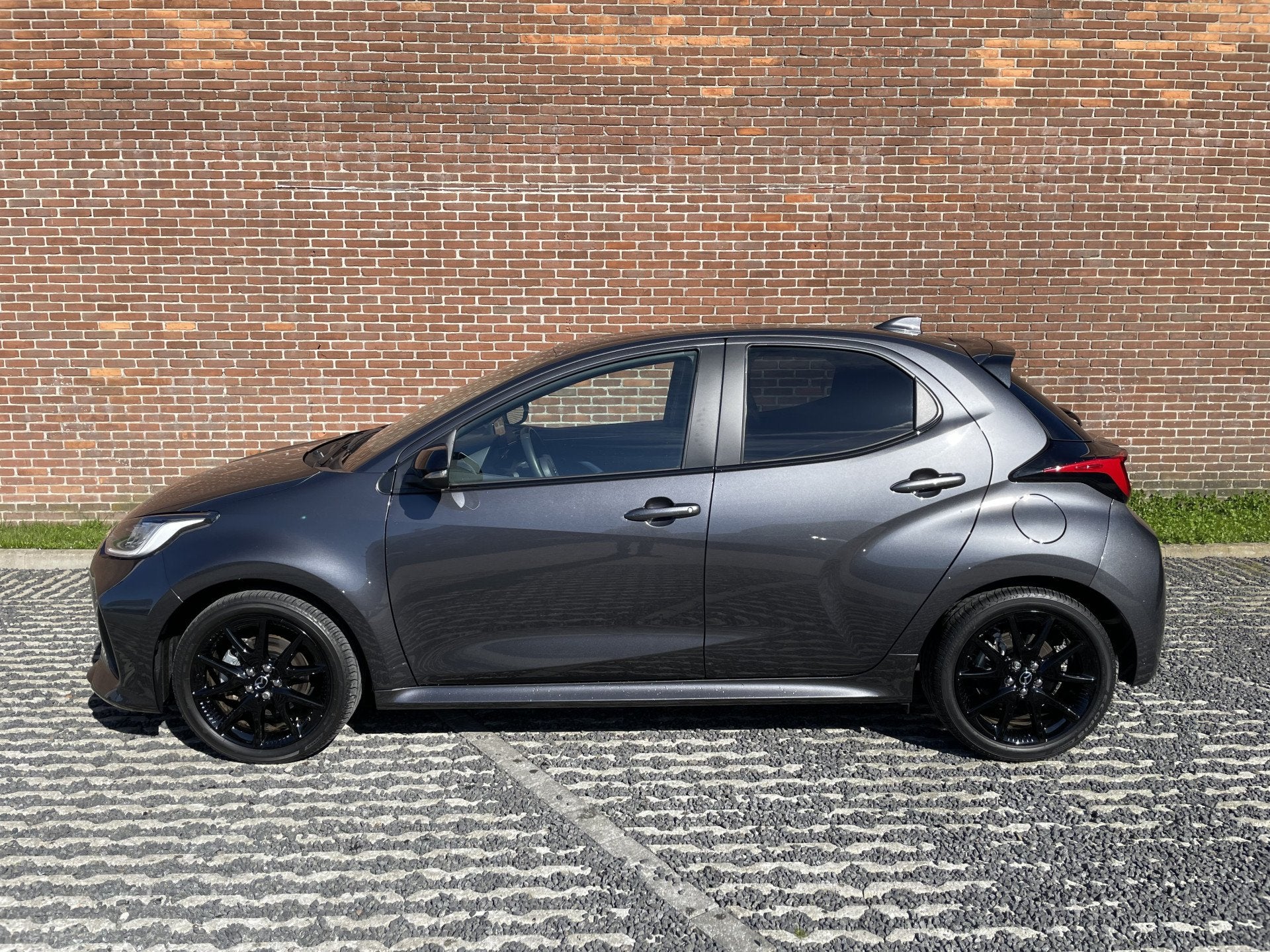 Mazda 2 Hybrid 1.5 Homura | AUTOMAAT | CARPLAY | 17- INCH LM, Auto's, Dealer onderhouden, 450 kg, Gebruikt, 23 km/l