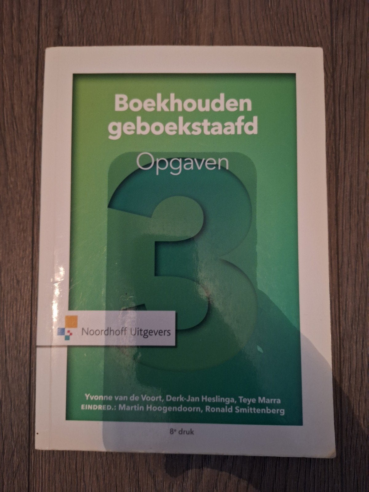 Boekhouden geboekstaafd 3 opgaven, Boeken, Ophalen of Verzenden, Gelezen, Economie en Marketing