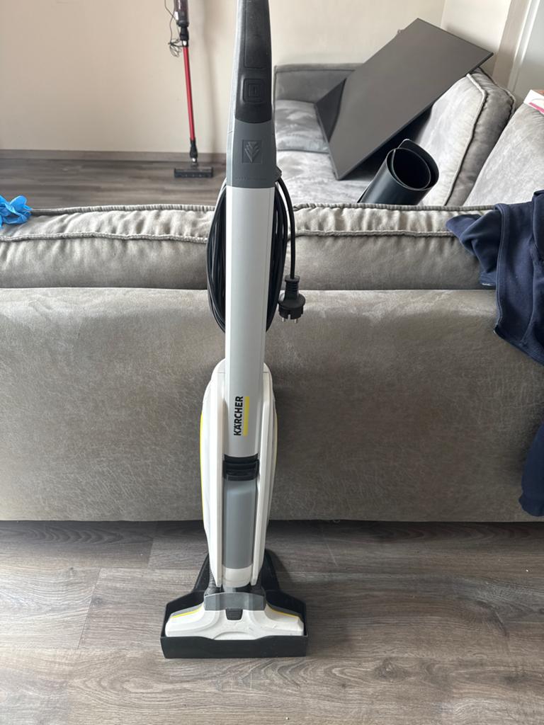 Kärcher Vloerreiniger - Efficiënt en Krachtig, Doe-het-zelf en Verbouw, Reinigingsmachines, Ophalen
