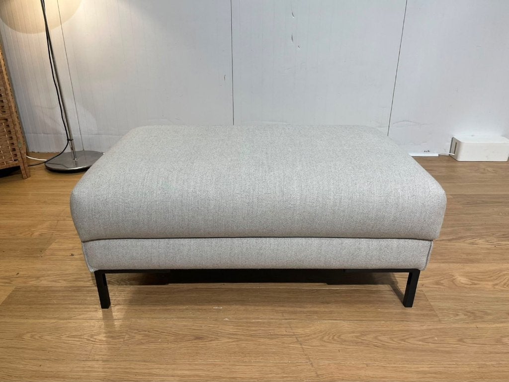Design on Stock Aikon Lounge Hocker Ploegwol 03 Nieuwstaat, Design Voetenbanken en Poefen Design on Stock, 50 tot 75 cm, Design on Stock