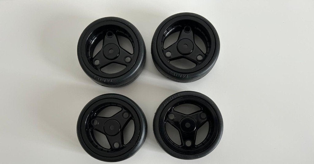 4x Tamiya banden met velg 1/10 rc auto nieuw, Hobby en Vrije tijd, Ophalen of Verzenden, Nieuw, Onderdeel