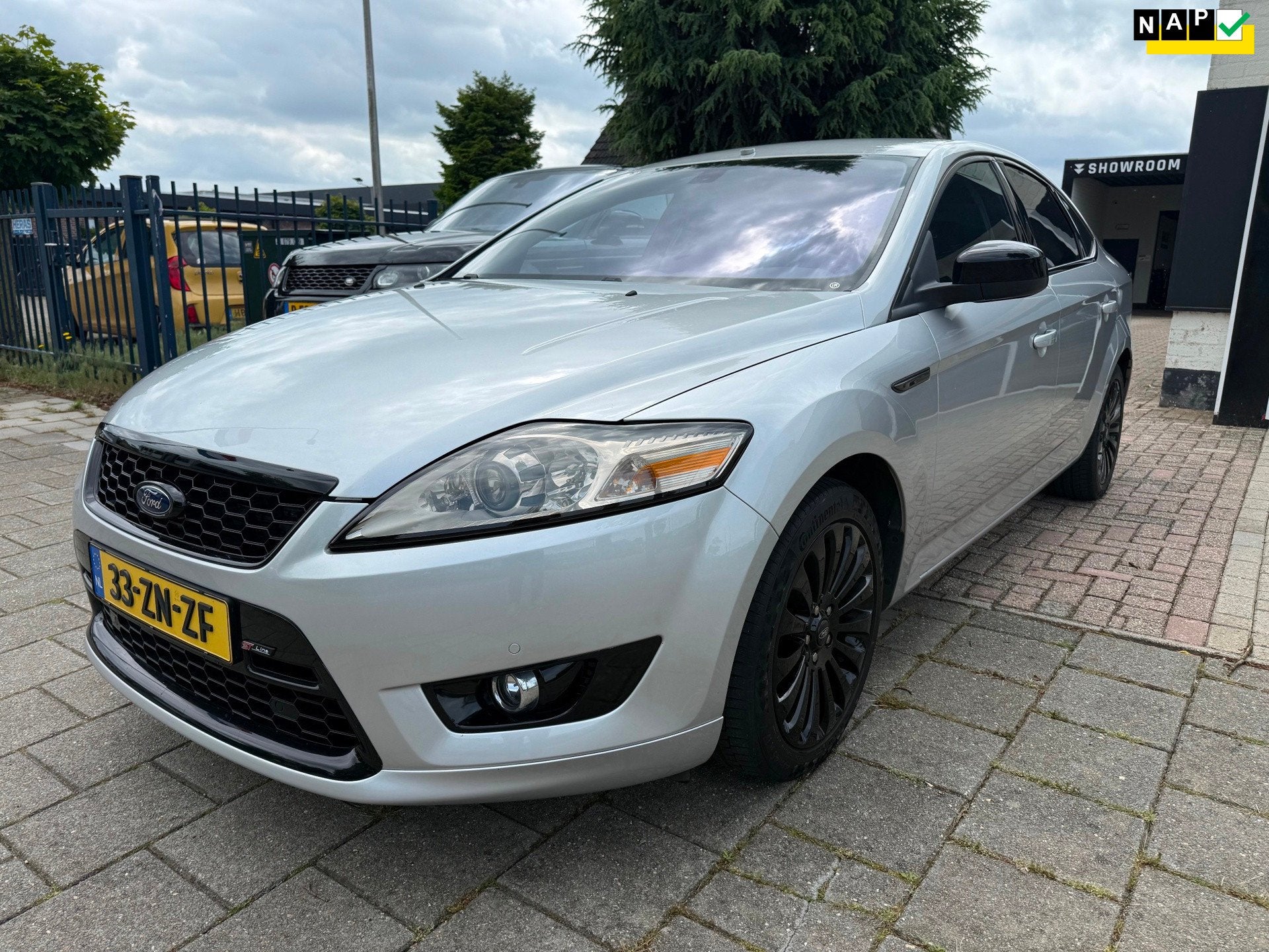 Ford Mondeo 2.0-16V Titanium | Airco/Clima | Carplay | Camer, Gebruikt, Zwart, Origineel Nederlands, Handgeschakeld