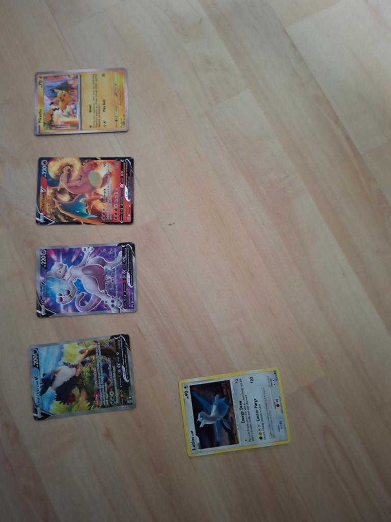 Pokémon kaarten - Charizard V, Mewtwo V, Latios, Ophalen of Verzenden, Zo goed als nieuw, Meerdere kaarten, Foil