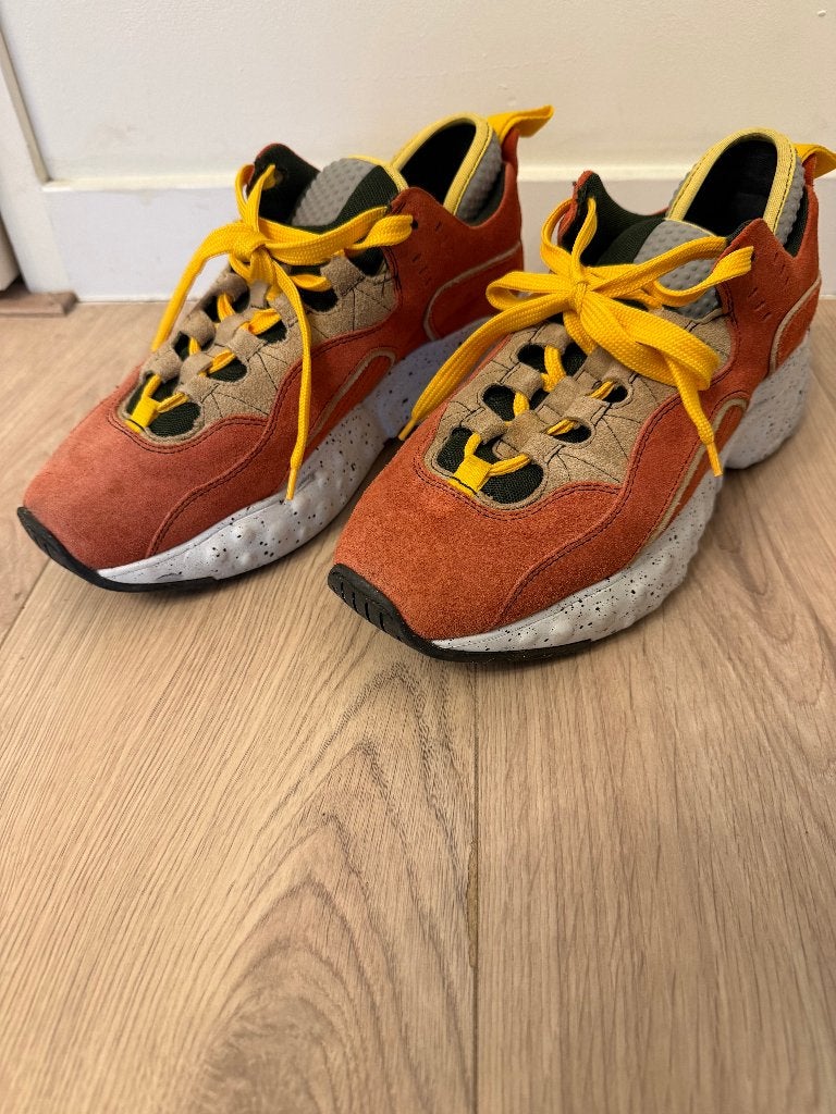 ACNE STUDIOS Red Suede unisex Sneakers, size 42, Ophalen of Verzenden, Overige kleuren, Acne Studios, Sneakers of Gympen