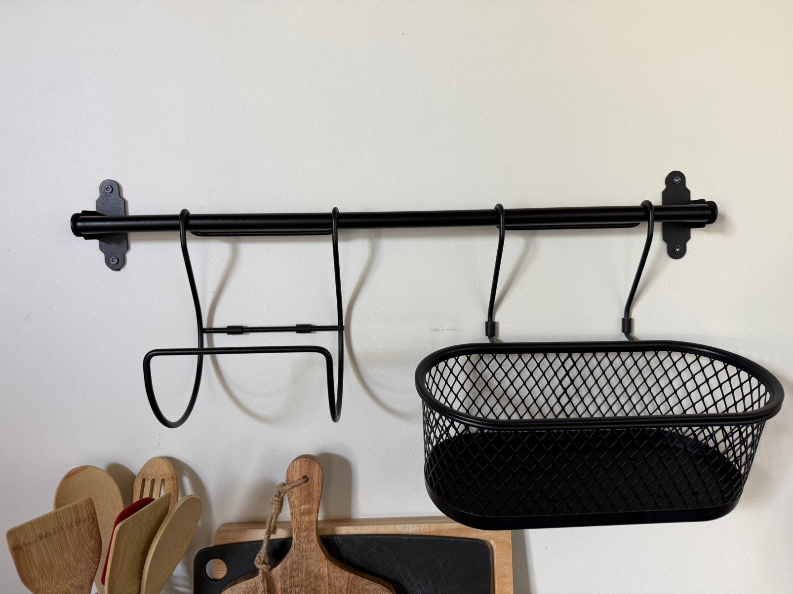 Hultarp stang, 60cm, met keukenrolhouder + houder met mandje, Ophalen, Zwart, Metaal, Overige typen