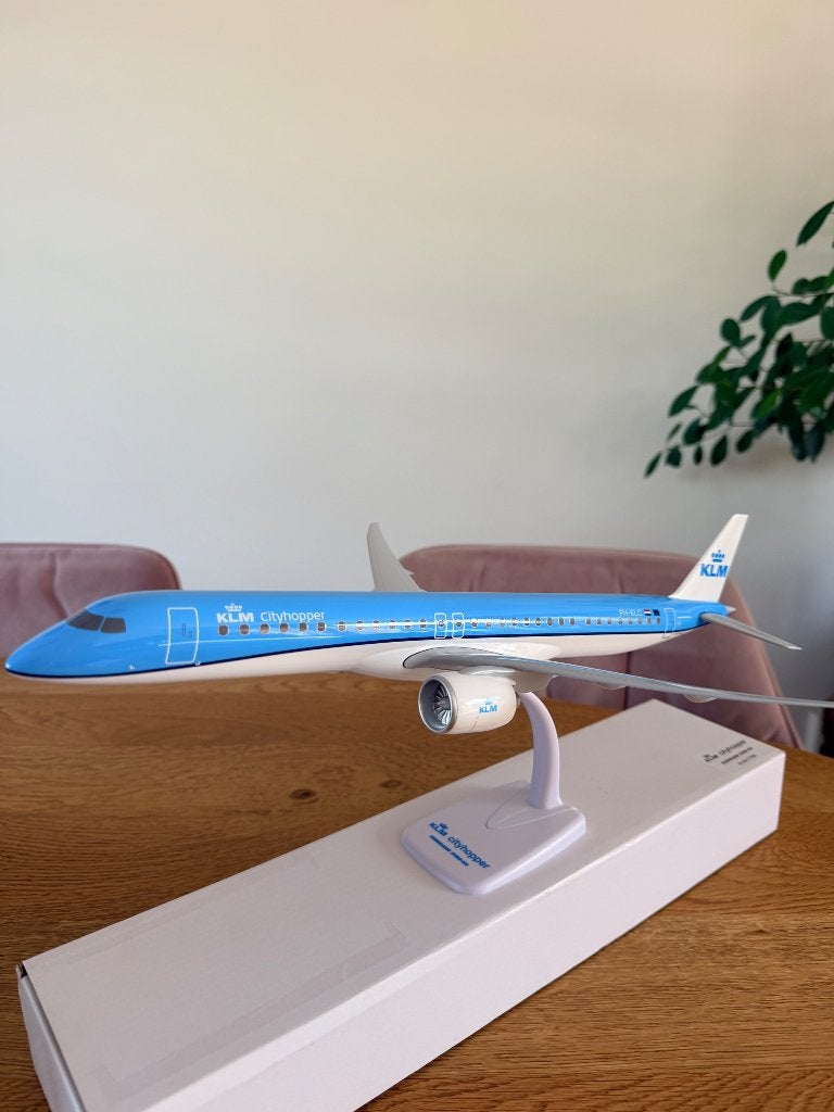 KLM Embraer 195-E2 - Schaal Model - Limited Edition, Verzamelen, Verzenden, Nieuw, Schaalmodel