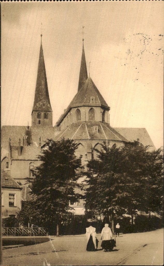 Deventer - Kerk - Twee torens, Ophalen of Verzenden, Voor 1920, Gelopen, Overijssel