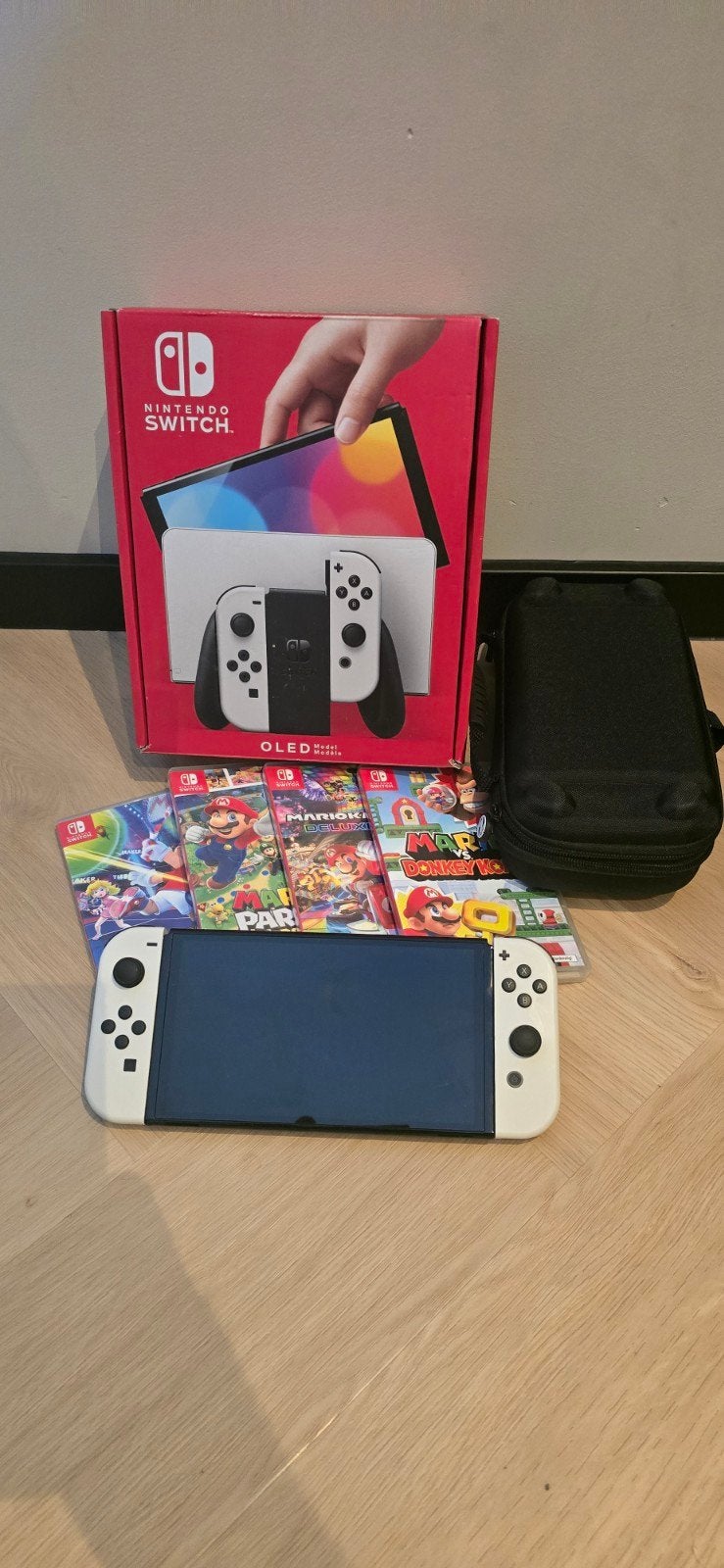 Nintendo Switch OLED Wit met 5 games en accessoires, Spelcomputers en Games, Switch OLED, Met games, Met 2 controllers, Ophalen of Verzenden