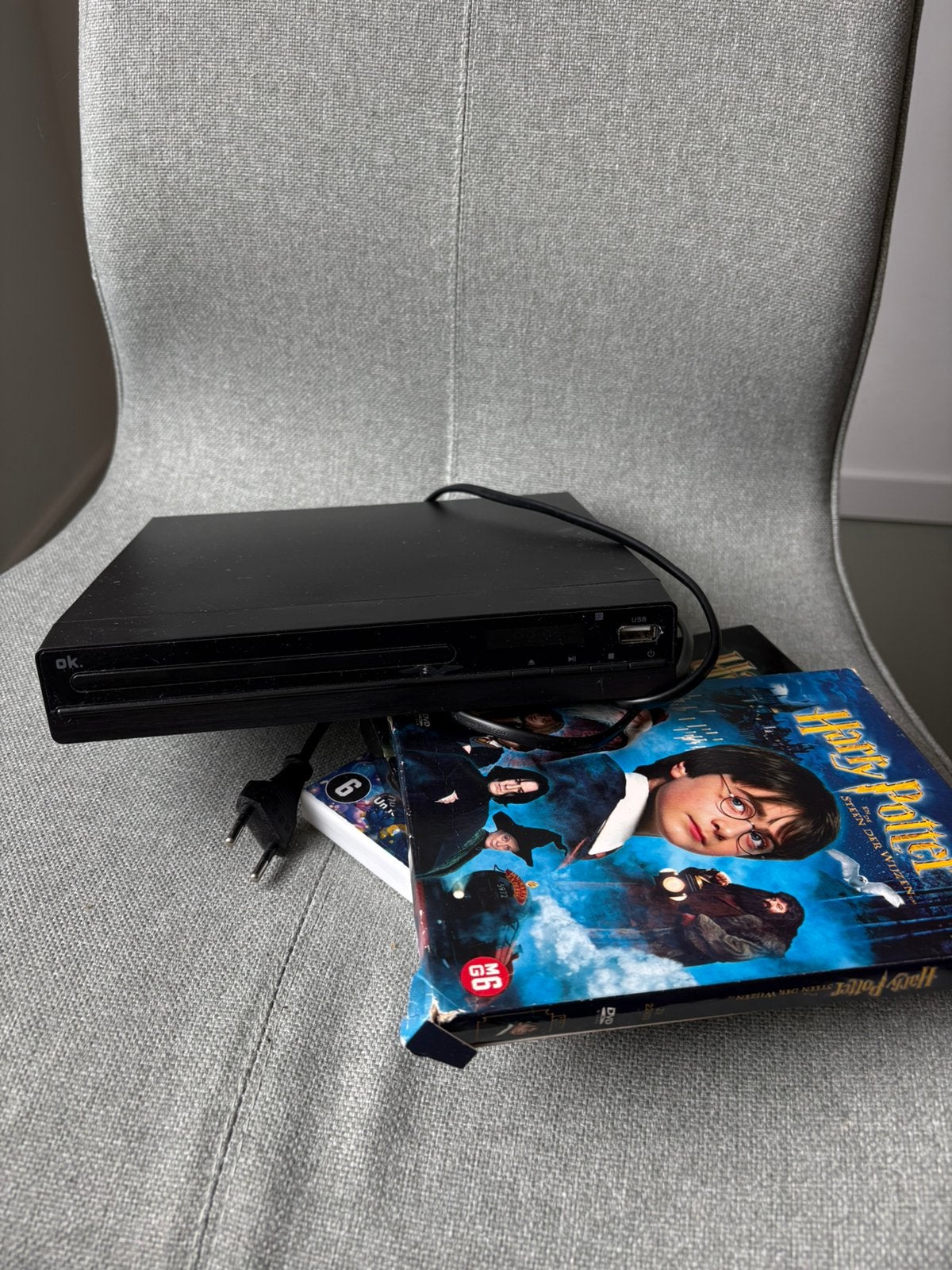 DVD speler met afstandsbediening en 2 Harry Potter DVD's, Ophalen of Verzenden, Gebruikt, Dvd-speler, Overige merken