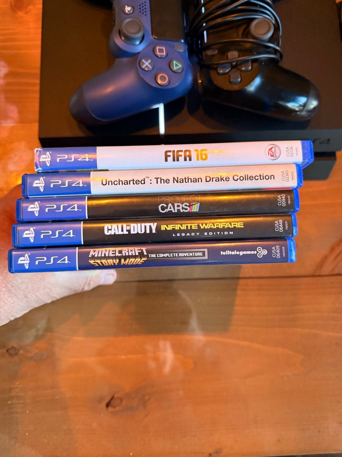 PS4 Slim 500GB met 3 controllers en 5 games, Ophalen, Overige genres, Eén computer, Zo goed als nieuw
