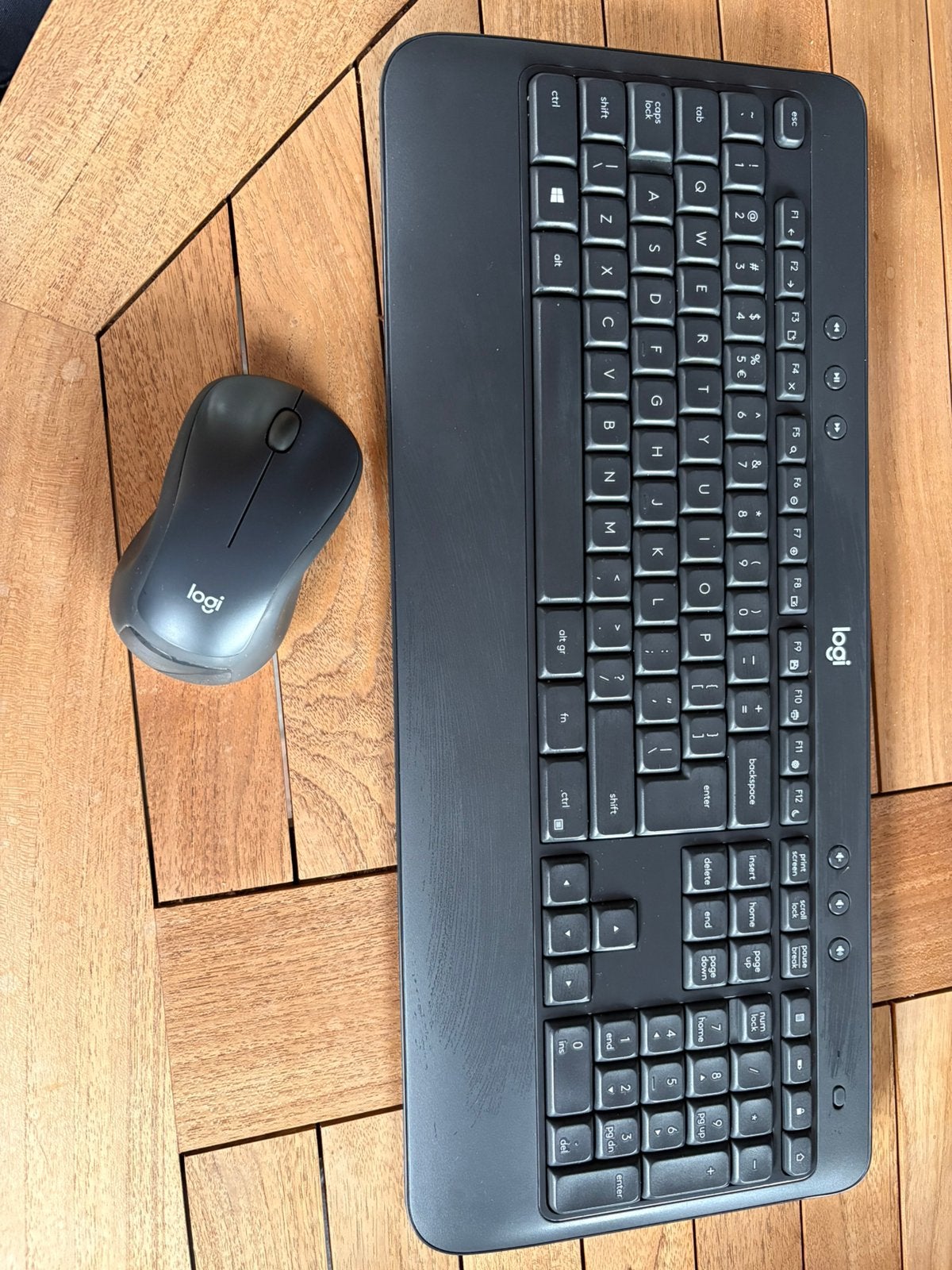 Logitech toetsenbord en muis, Verzenden, Zo goed als nieuw