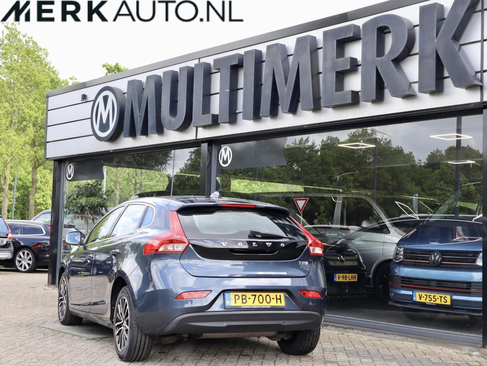 Volvo V40 1.5 T2 Inscription Aut. Leder,Panodak, Standkachel, 4 cilinders, 700 kg, Blauw, 122 pk