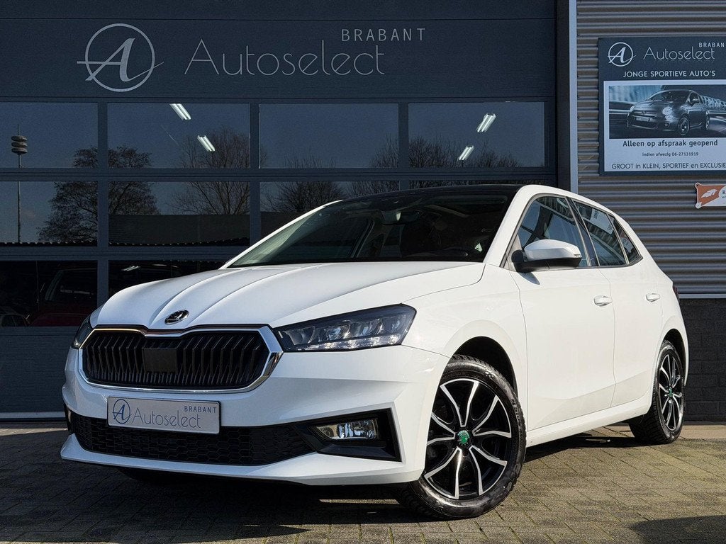 Skoda Fabia 1.0 TSI Color Edition Pano Camera CarPlay, Voorwielaandrijving, Stof, Gebruikt, 95 pk