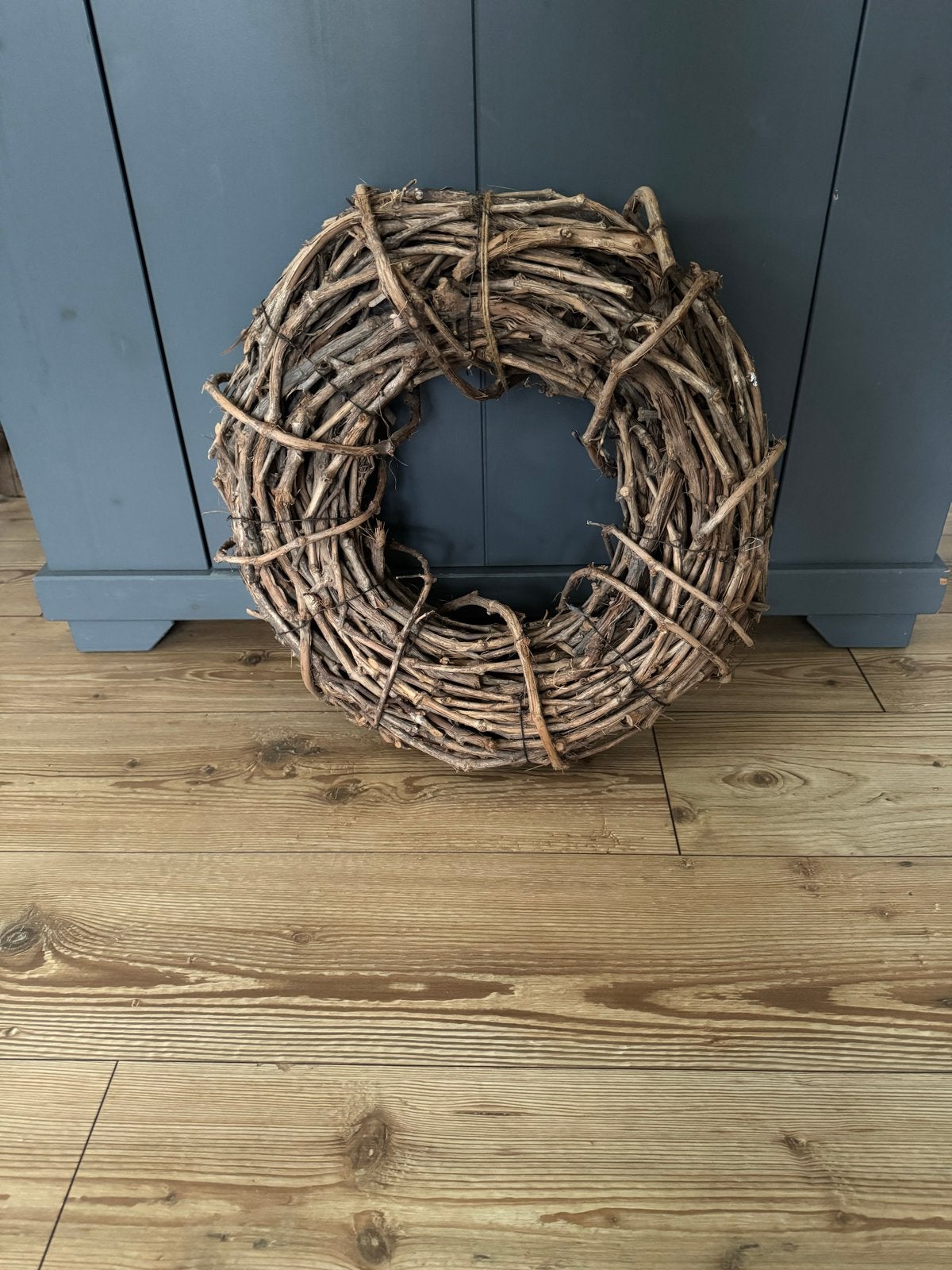 Decoratieve krans van takken - 50 cm diameter, Ophalen, 50 cm, Krans, Zo goed als nieuw