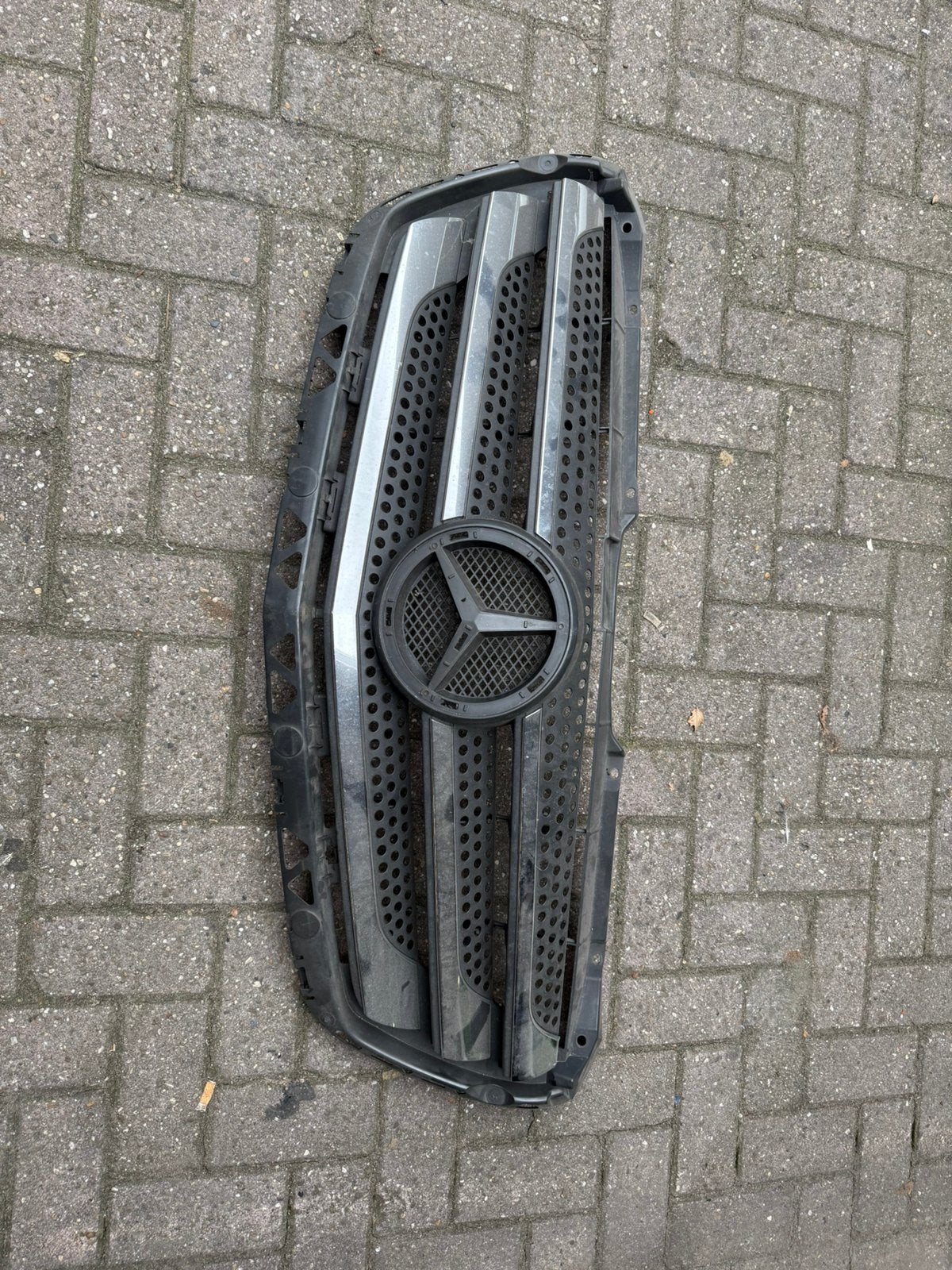 Originele Mercedes-Benz grille voor Sprinter W906 facelift, Verzenden, Voor, Mercedes-Benz, Bumper