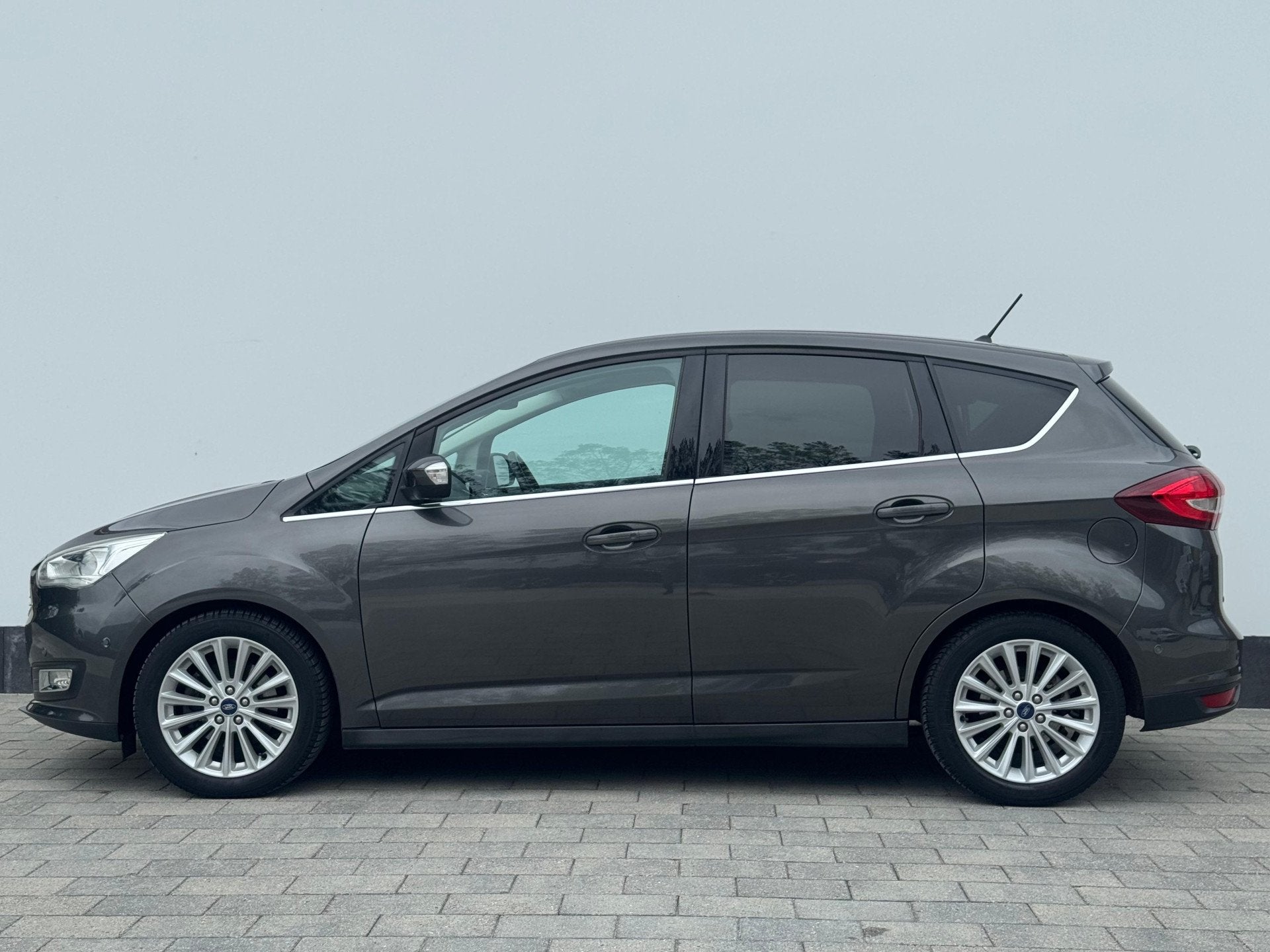 Ford C-MAX 1.5 Titanium | Trekhaak | 1500KG Trekgewicht! | W, Voorwielaandrijving, Stof, Euro 6, 4 cilinders