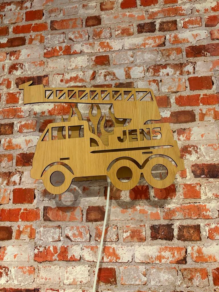 Brandweer lamp Jens - Houten wandlamp voor kinderkamer, Huis en Inrichting, Lampen | Wandlampen, Zo goed als nieuw, Hout, Ophalen of Verzenden
